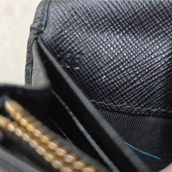 Prada Leather wallet with detachable badge holder/ card holder - Picture 10 of 11